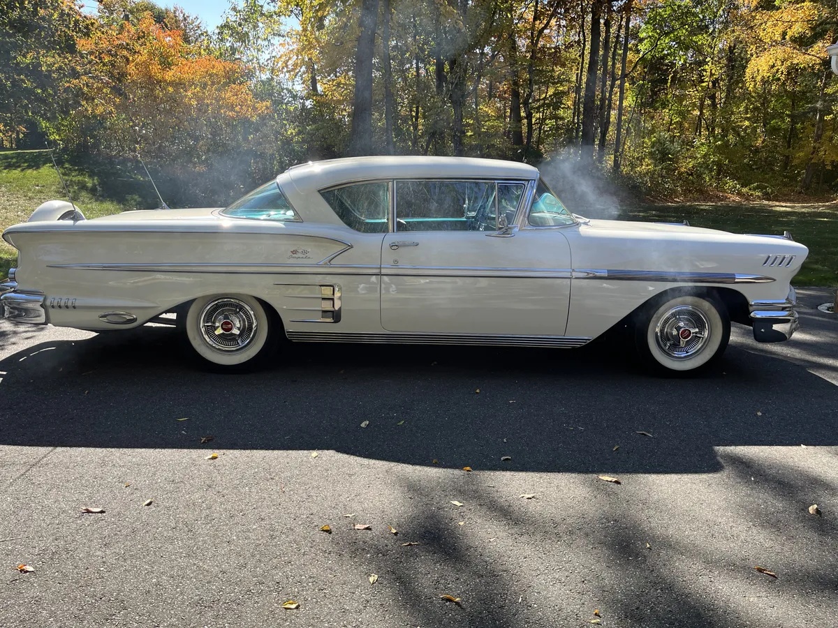 Chevrolet-Impala-1958-Snowcrest-White-Turquoise