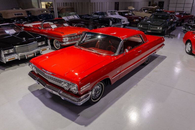 Chevrolet-Impala-1963-Ember-Red-Red