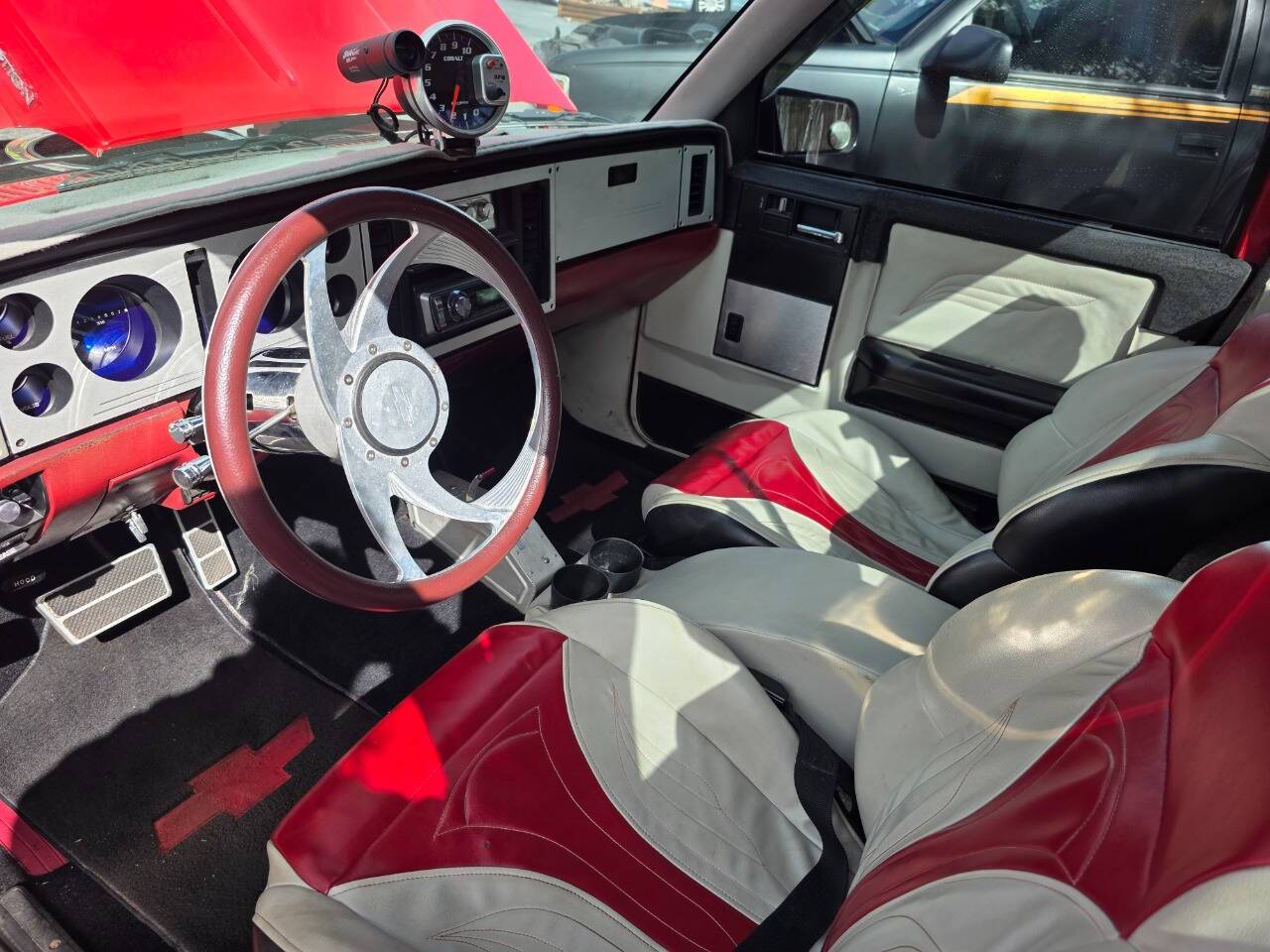 Chevrolet-S-10-1982-Red-Other