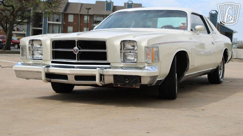 Chrysler-300-1979-White-Red