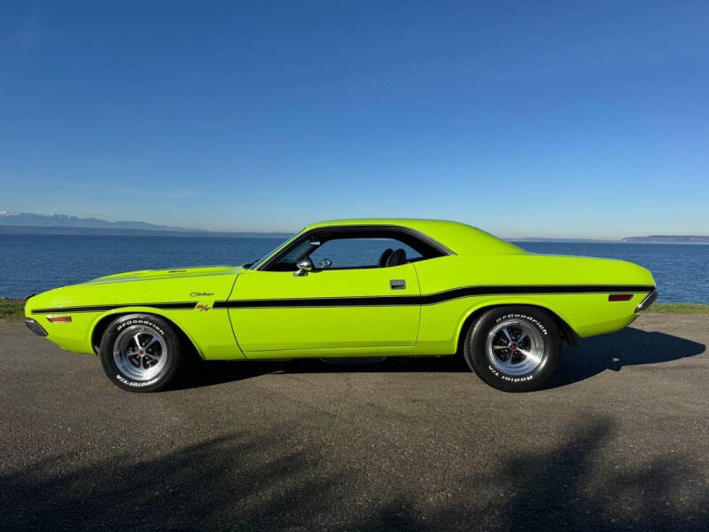 Dodge-Challenger-1970-Green-Black
