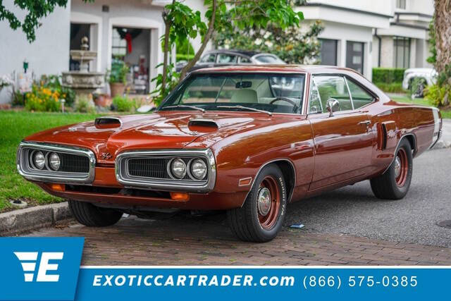 Dodge-Coronet-1970-Dark-Burnt-Orange-Metallic-Black