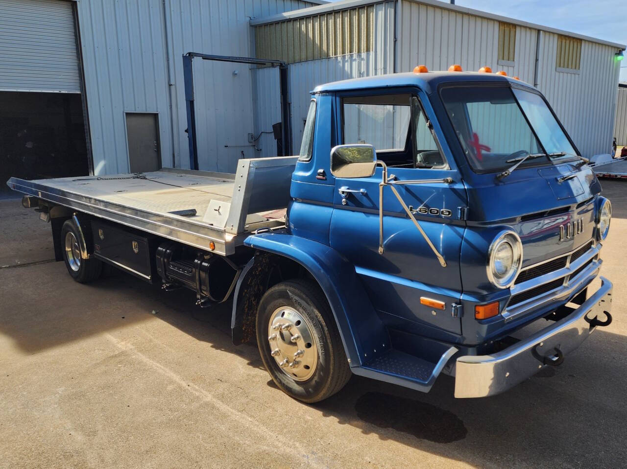 Dodge-L600-1970-Blue-Black