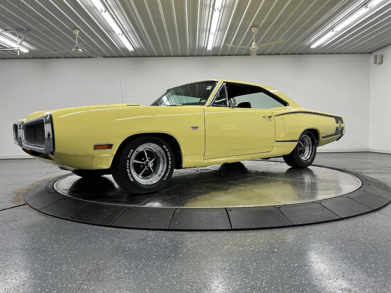 Dodge-Super-bee-1970-Yellow-Black