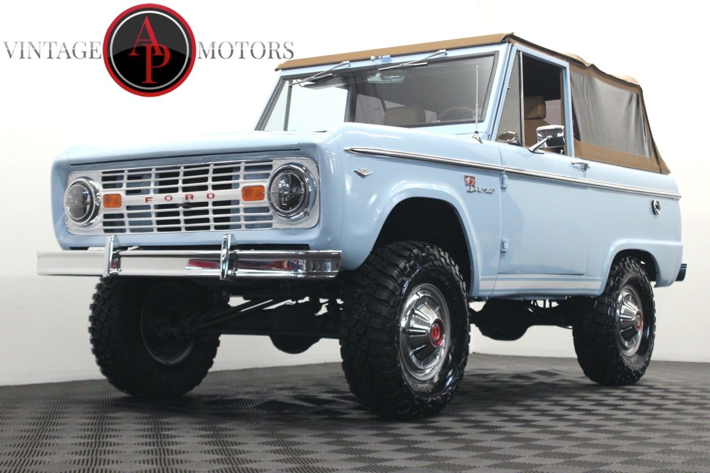 Ford-Bronco-1967-Brown