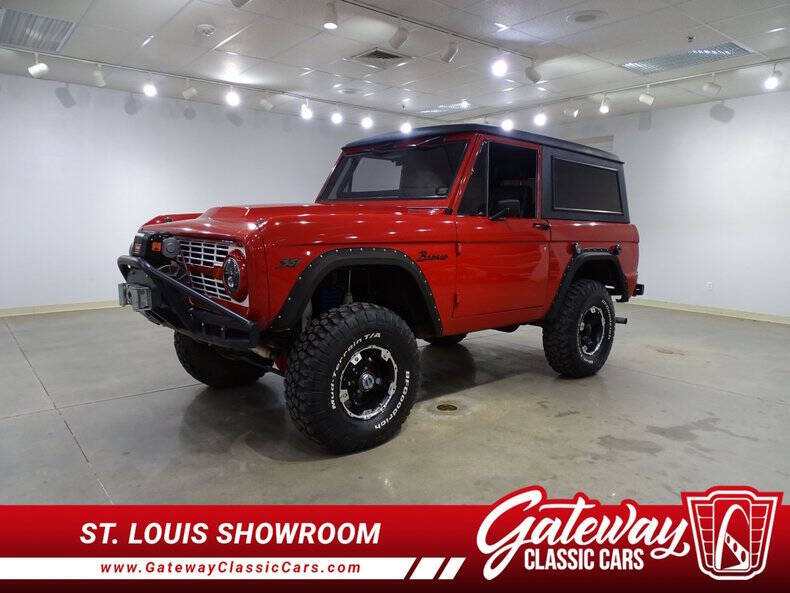 Ford-Bronco-1968-Red-Black