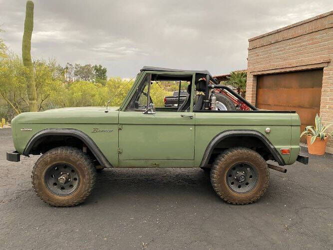 Ford-Bronco-1969-Green