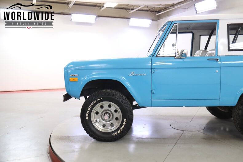 Ford-Bronco-1970-Blue-White