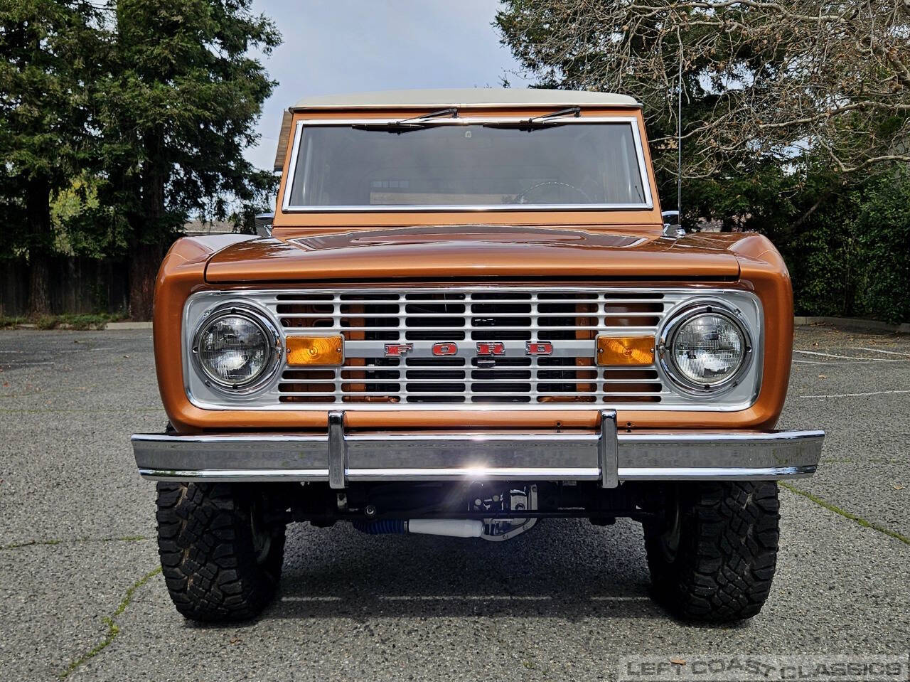 Ford-Bronco-1972-Hot-Ginger-Metallic-Tan-Houndstooth