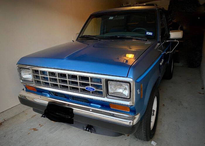 Ford-Bronco-1987-Blue