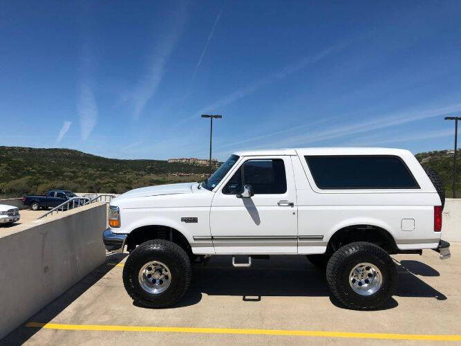 Ford-Bronco-1995-White