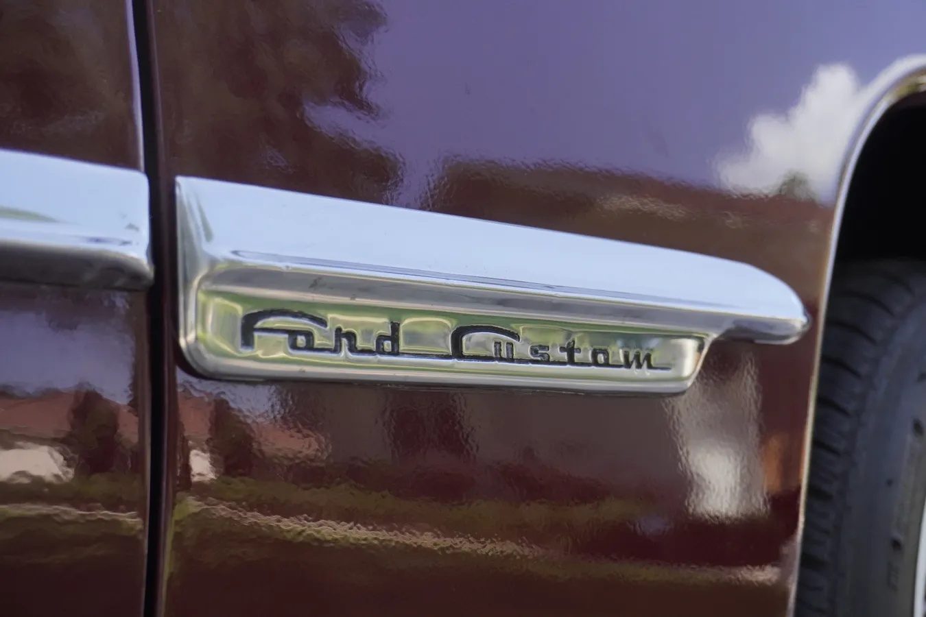 Ford-Custom-1949