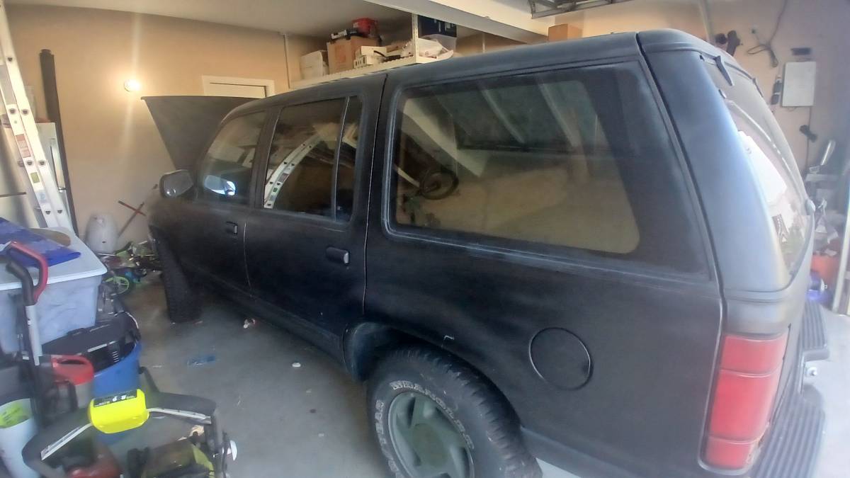 Ford-Explorer-1991-grey