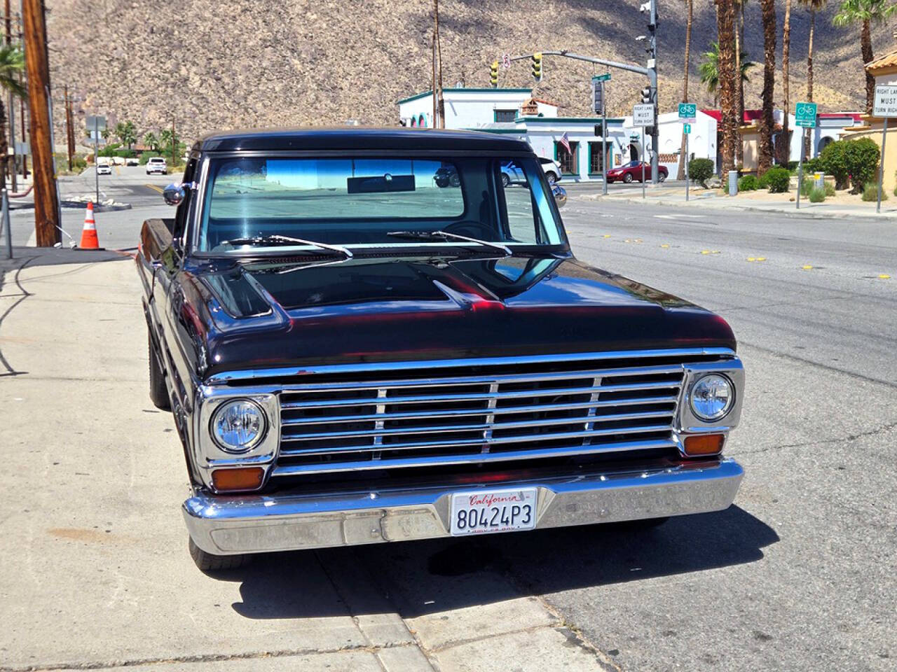 Ford-F-100-1967-Black-White