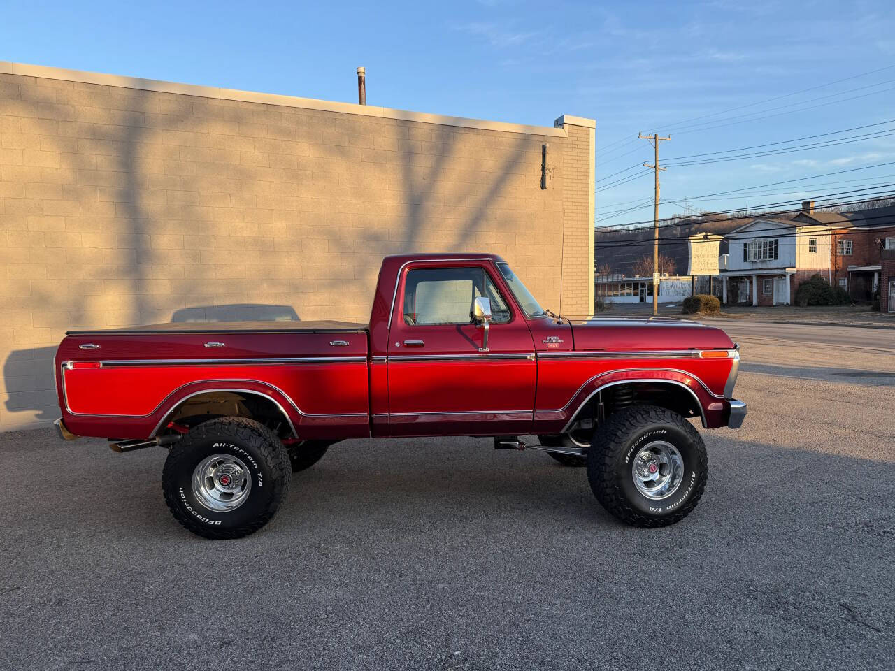 Ford-F-150-1977-Red-Black