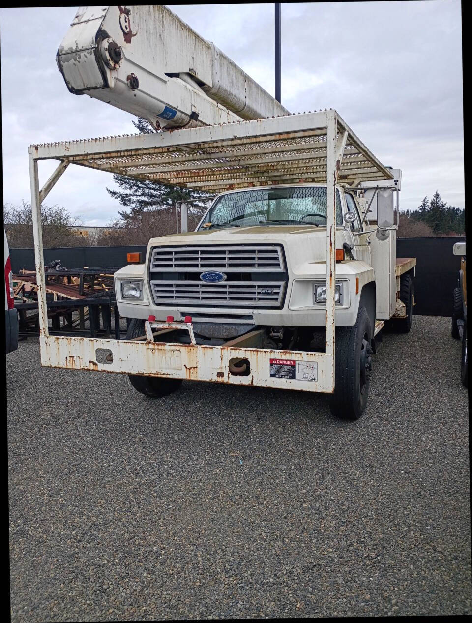 Ford-F-800-1990-White-Gray