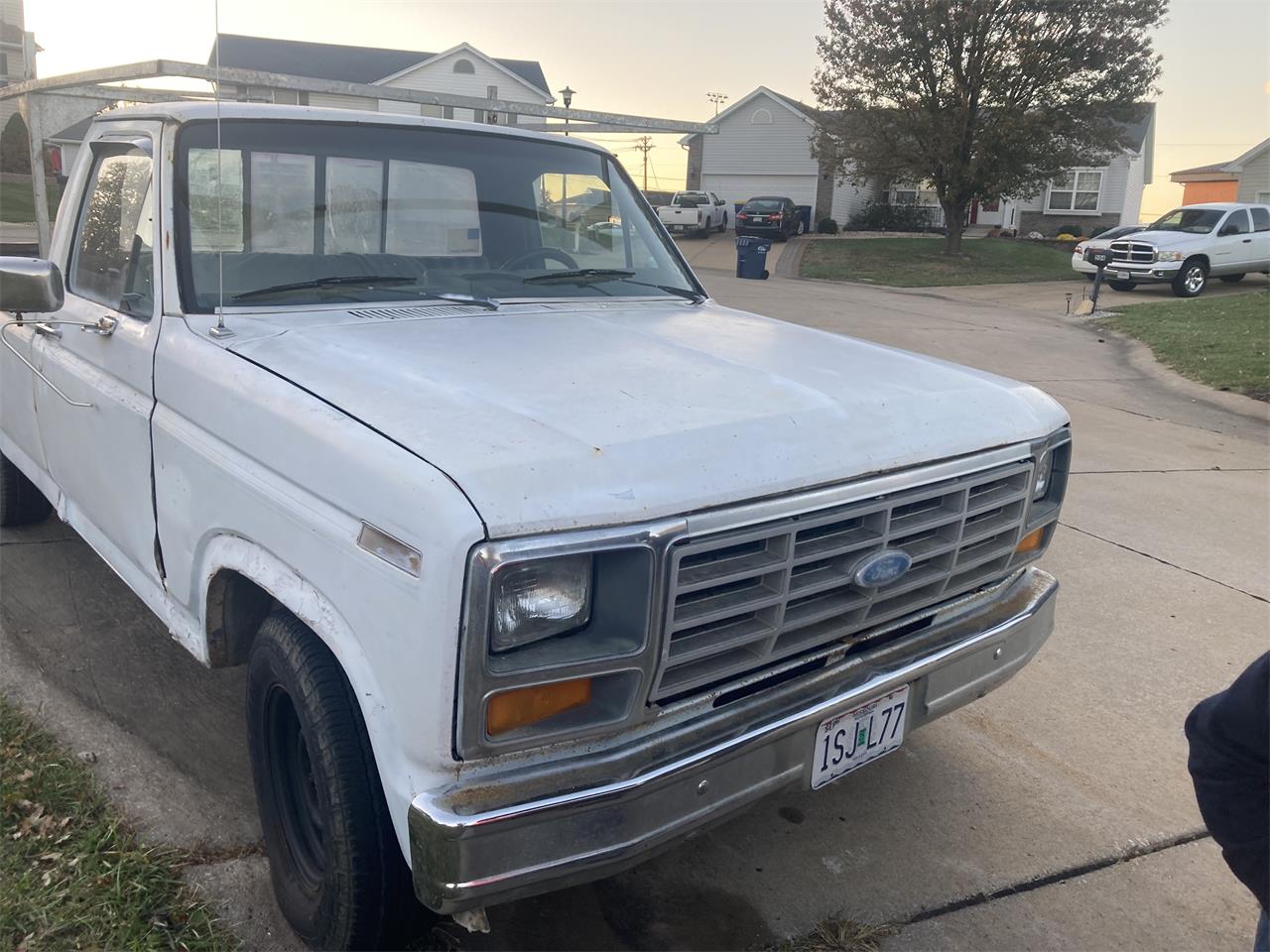 Ford-F100-1982-White-Blue