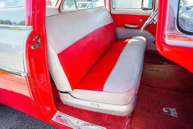 Ford-Fairlane-1955-RedWhite-RedWhite