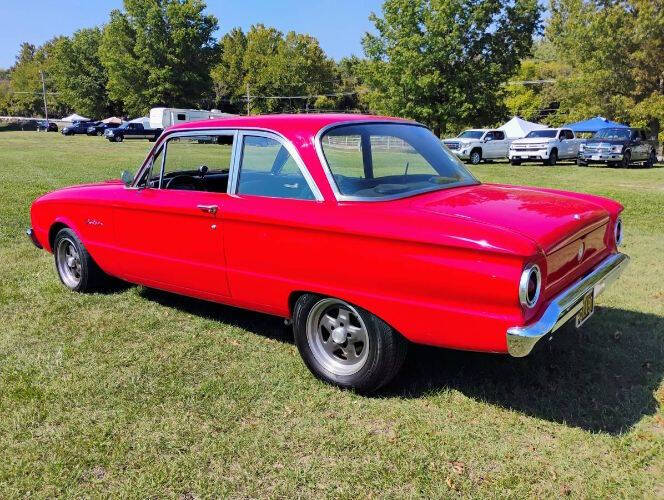 Ford-Falcon-1961-Red