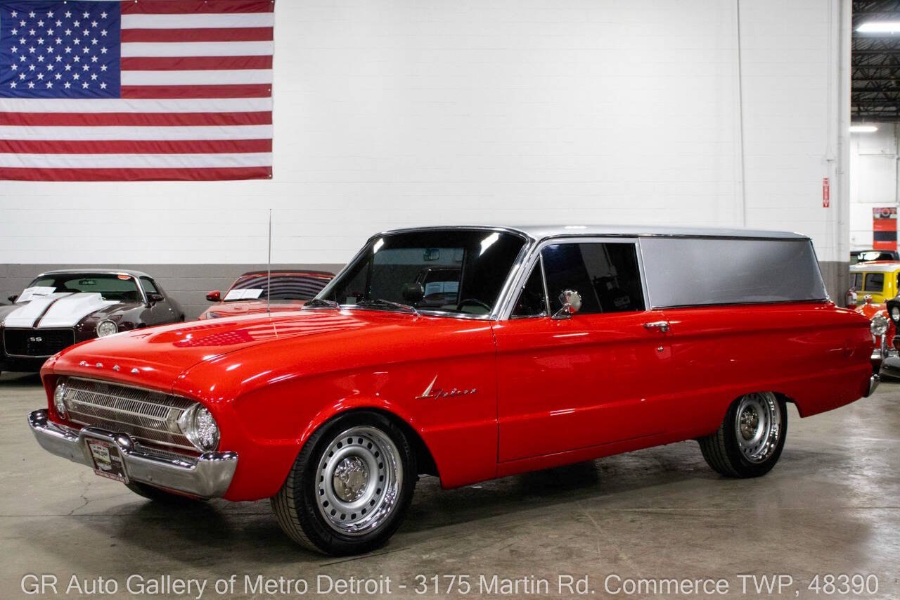 Ford-Falcon-sedan-delivery-1961-Red-And-Silver-Black-And-White