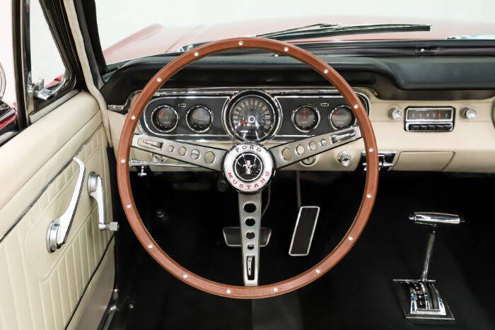 Ford-Mustang-1965-Rangoon-Red