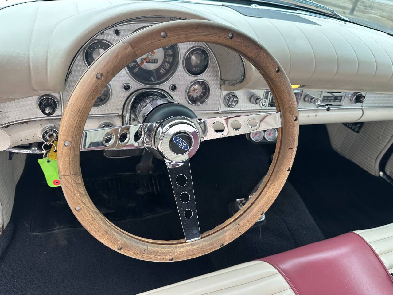 Ford-Thunderbird-1957-Brown-Off-White