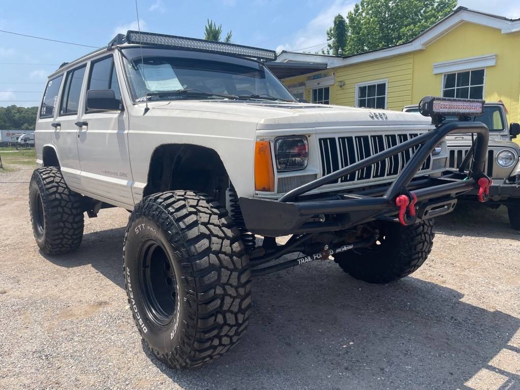 Jeep-Cherokee-1996-white