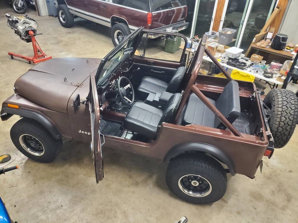 Jeep-Cj7-1984-brown