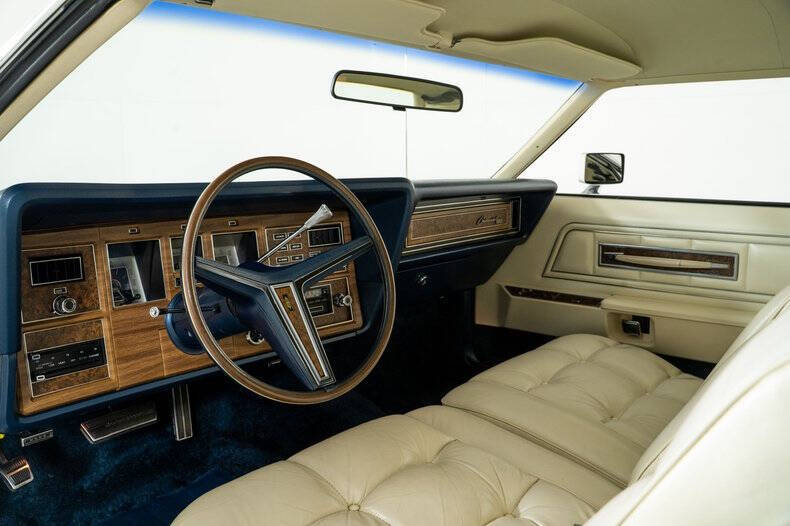 Lincoln-Mark-iv-1973-White-White