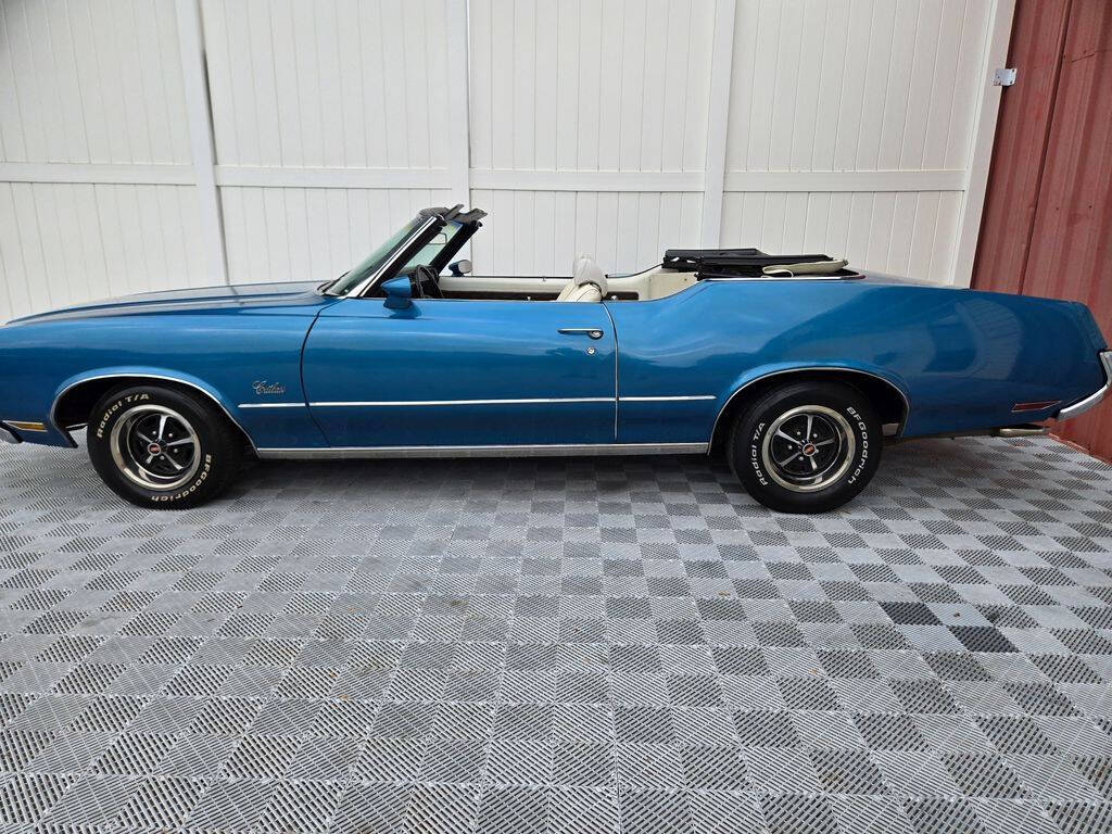 Oldsmobile-Cutlass-1972-Viking-Blue-White
