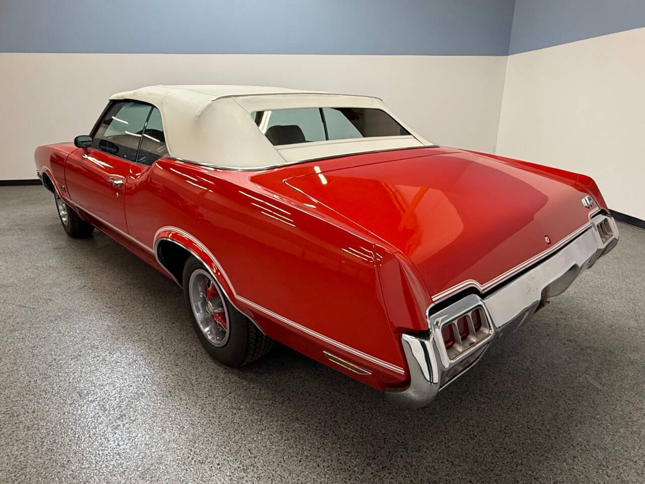 Oldsmobile-Cutlass-supreme-1972-Red-White