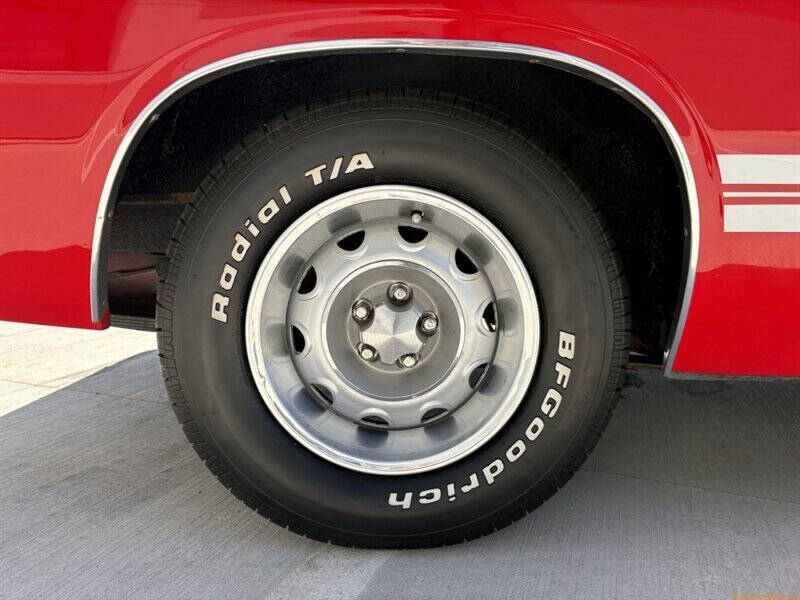 Plymouth-Barracuda-1968-Red-White
