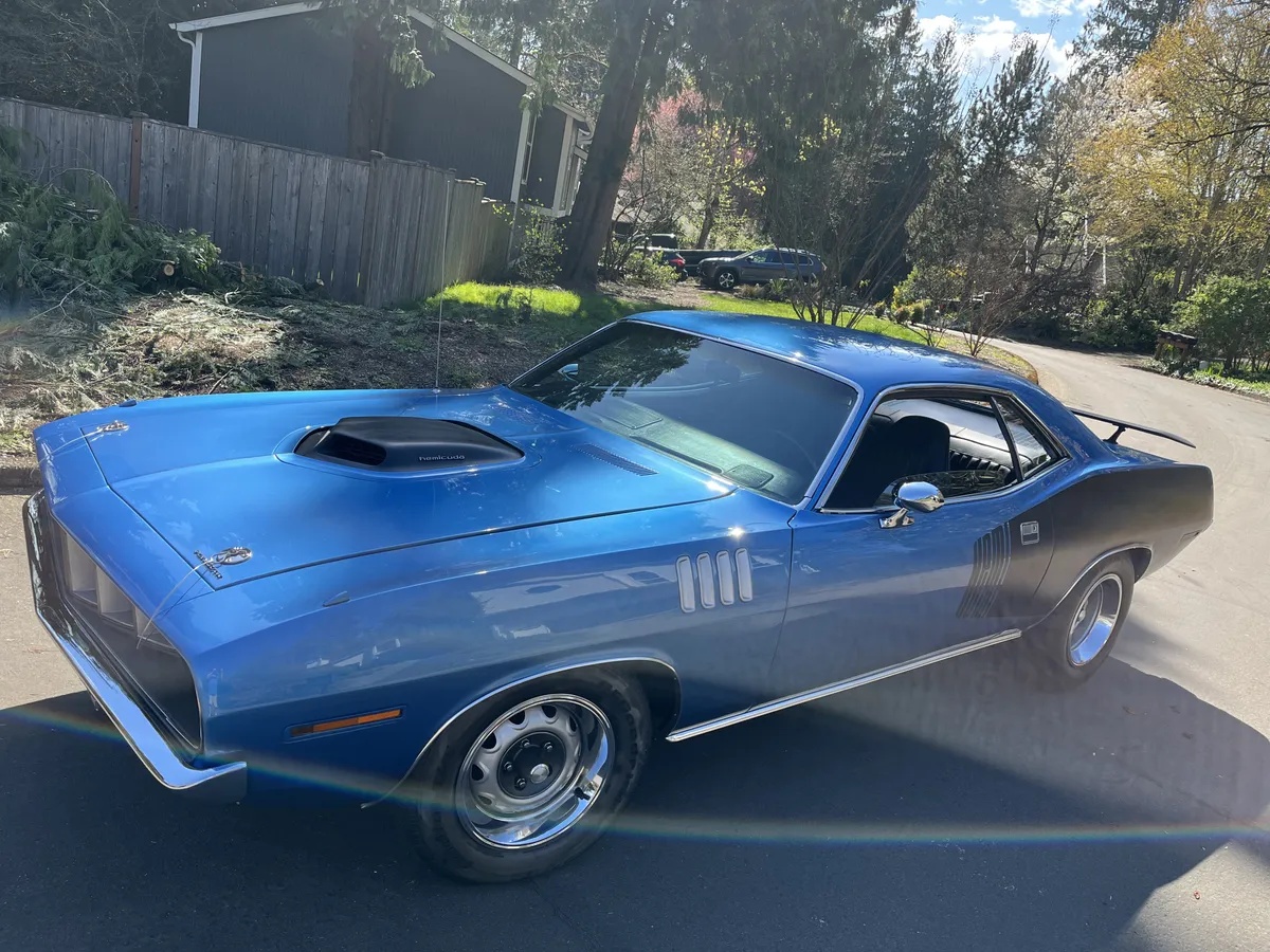 Plymouth-Hemi-cuda-1971-B5-Metallic-Blue-Black