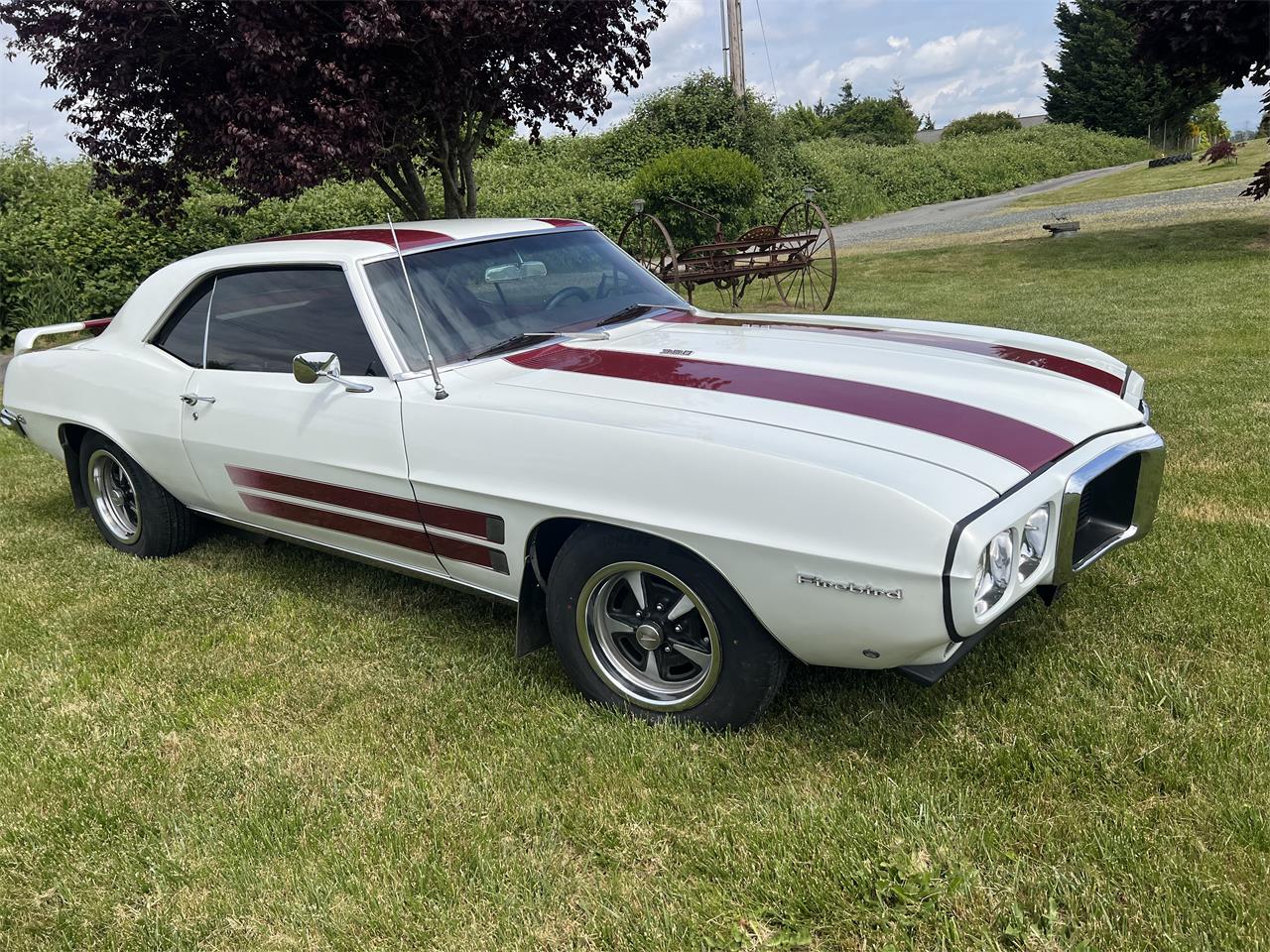 Pontiac-Firebird-1969-Pearl-White-burguney-Red