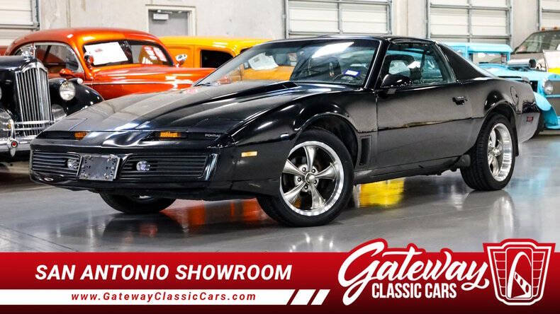 Pontiac-Firebird-1982-Black-Black