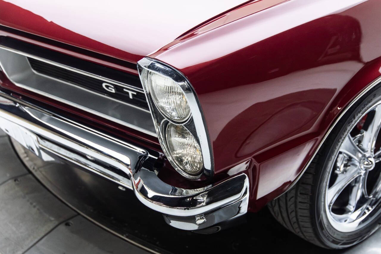 Pontiac-Gto-1965-Maroon-Black