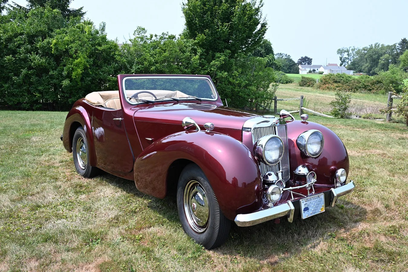 Triumph-2000-1949-Maroon-Tan