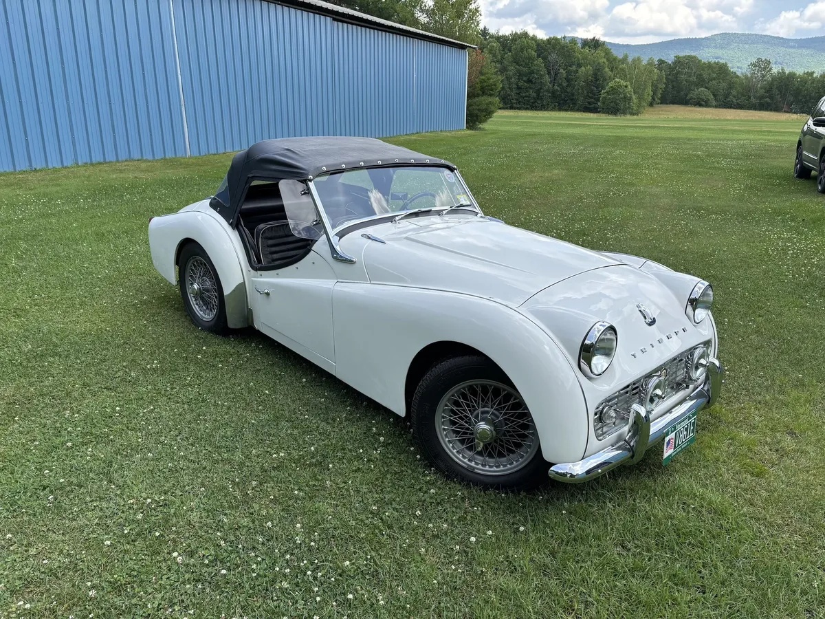Triumph-Tr3a-1959-White-Black