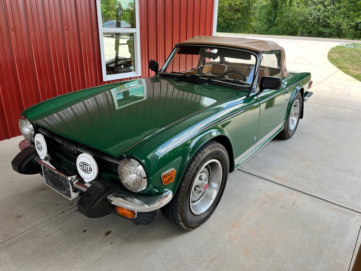Triumph-Tr6-1976-green