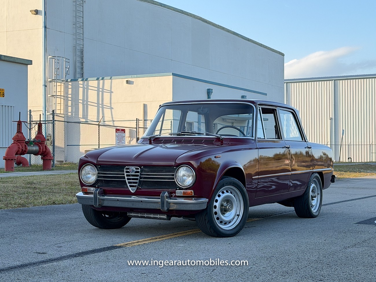 Alfa-Romeo-Giulia-1971-coupe-Tan