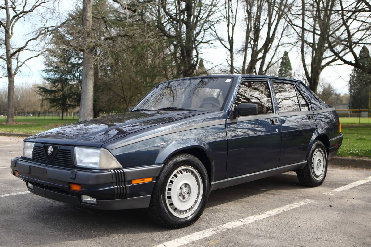 Alfa-romeo-1987-blue