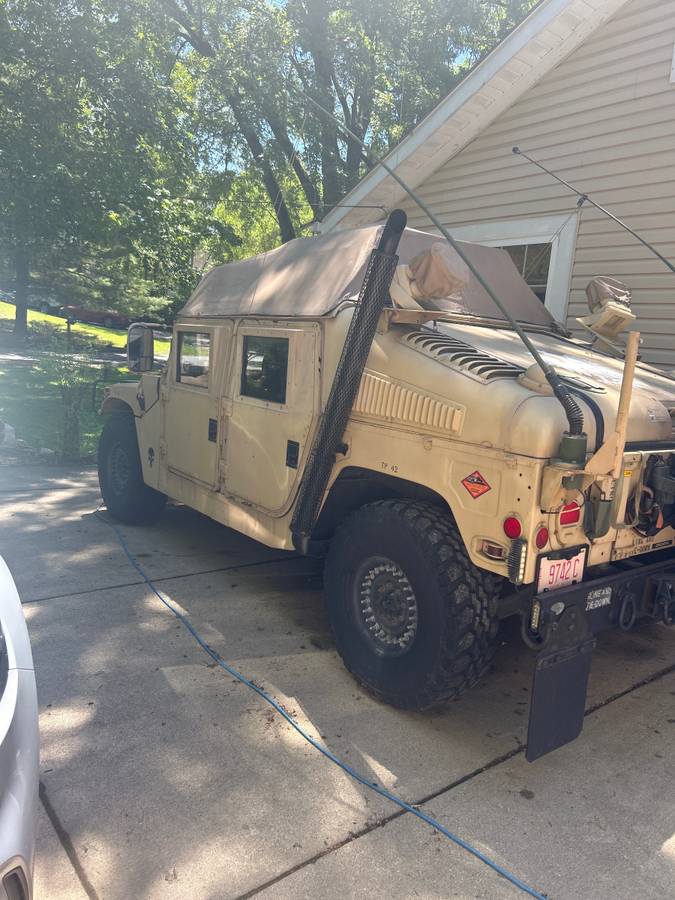 Am-general-humvee-diesel-1989-yellow