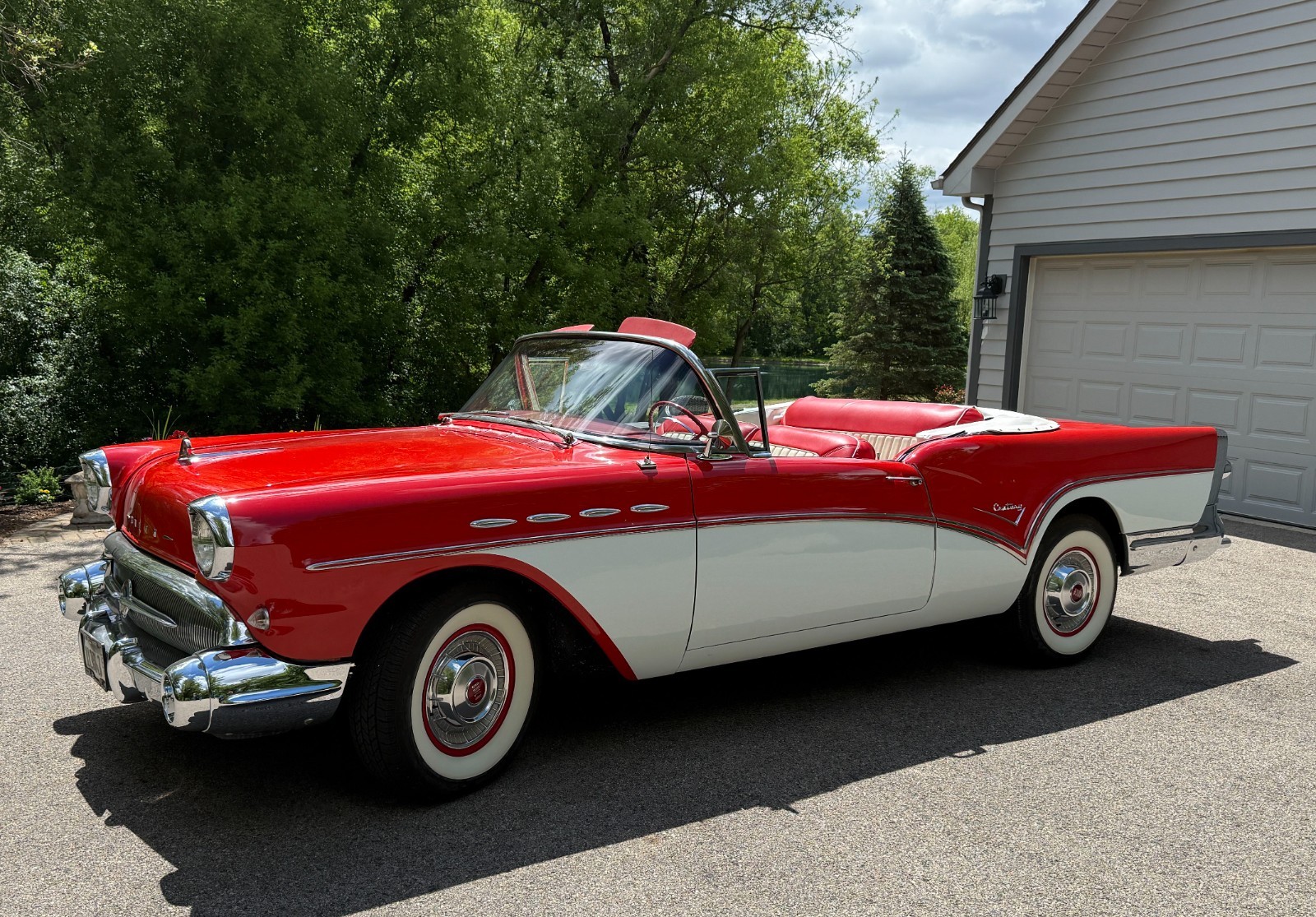Buick-1957-Convertible-Redwhite