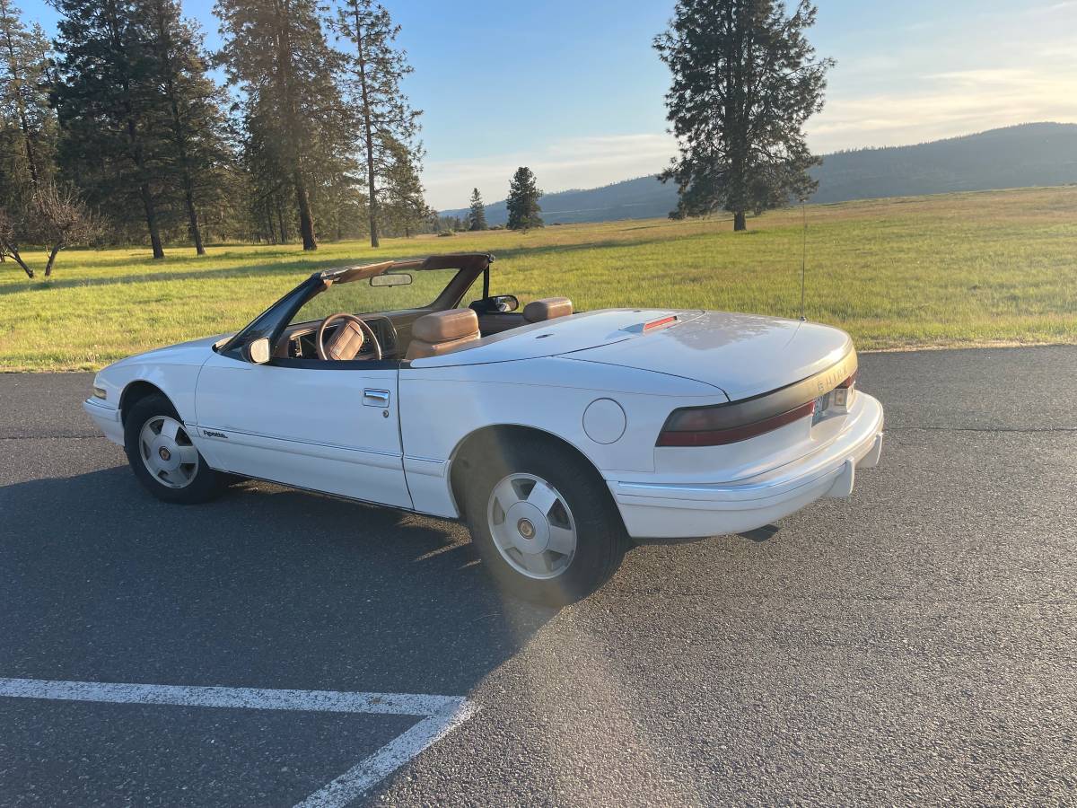 Buick-1990-white