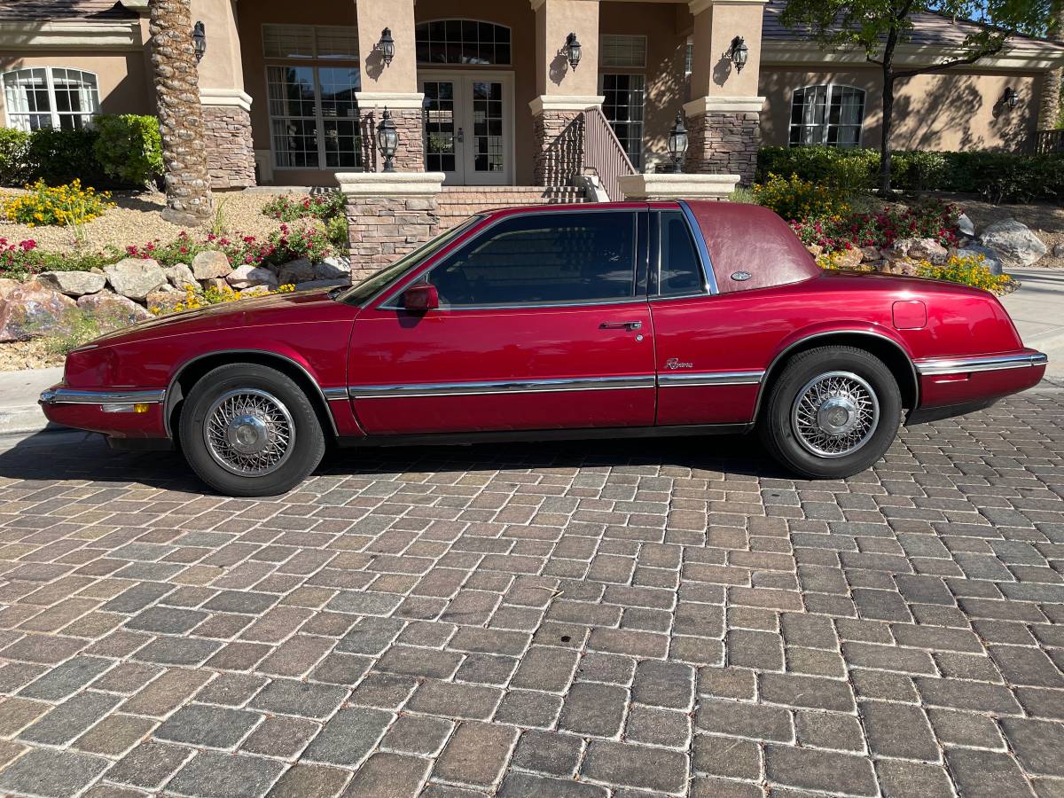 Buick-Riviera-1992