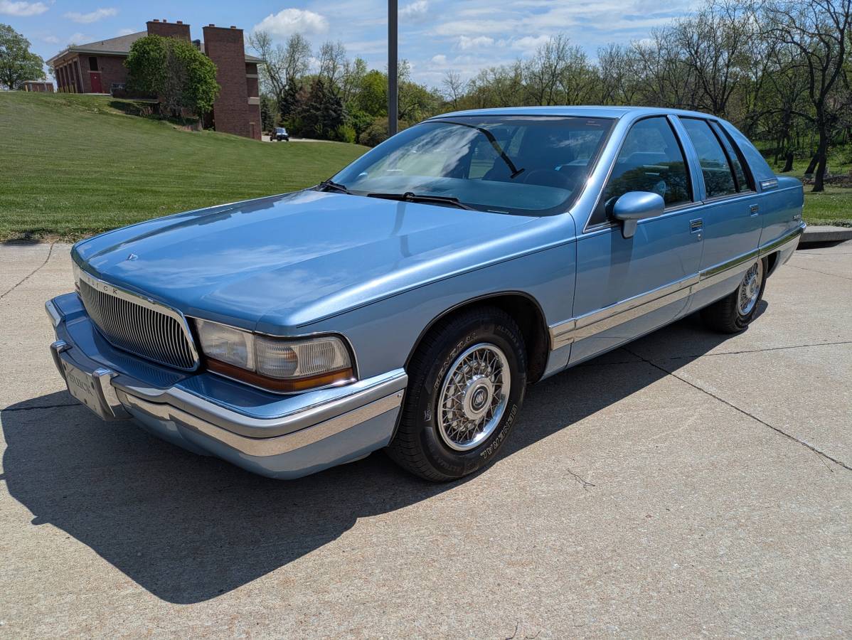 Buick-Roadmaster-1992-blue