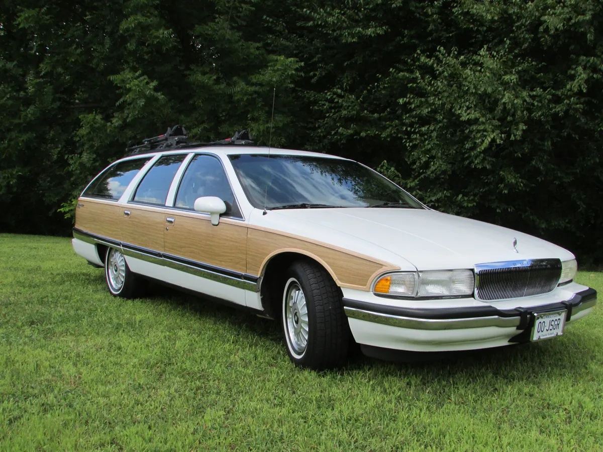 Buick-Roadmaster-1994-White-Woody-Saddle