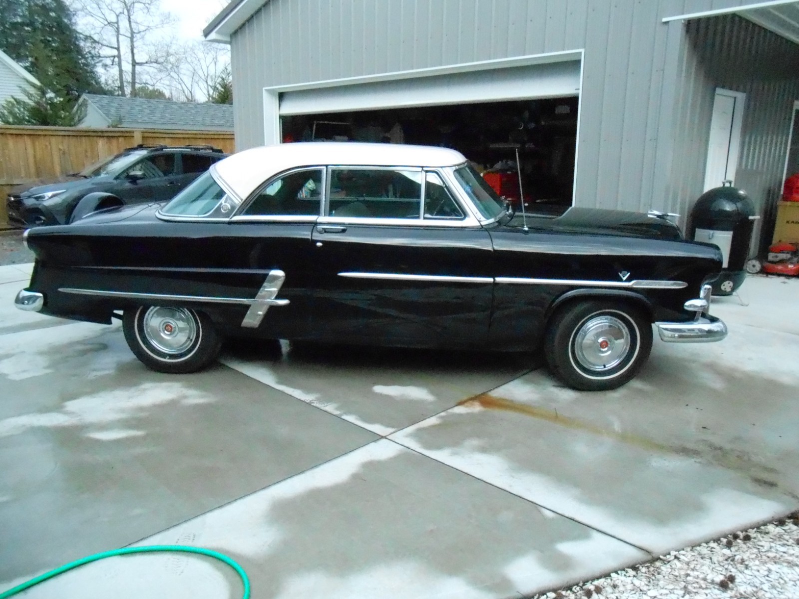 CRESTLINE-VICTORIA-2-DR.-HT.-1953-Coupe-Green