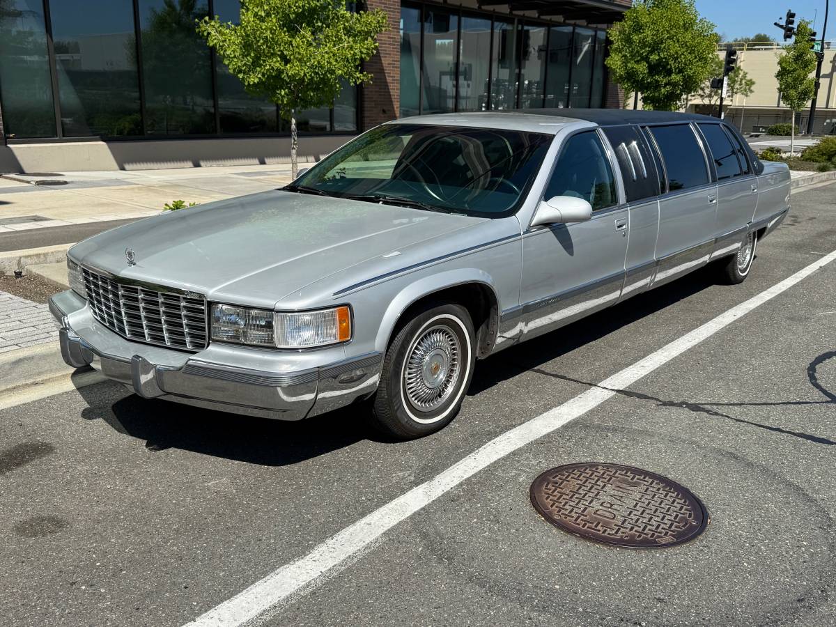 Cadillac-1995-silver