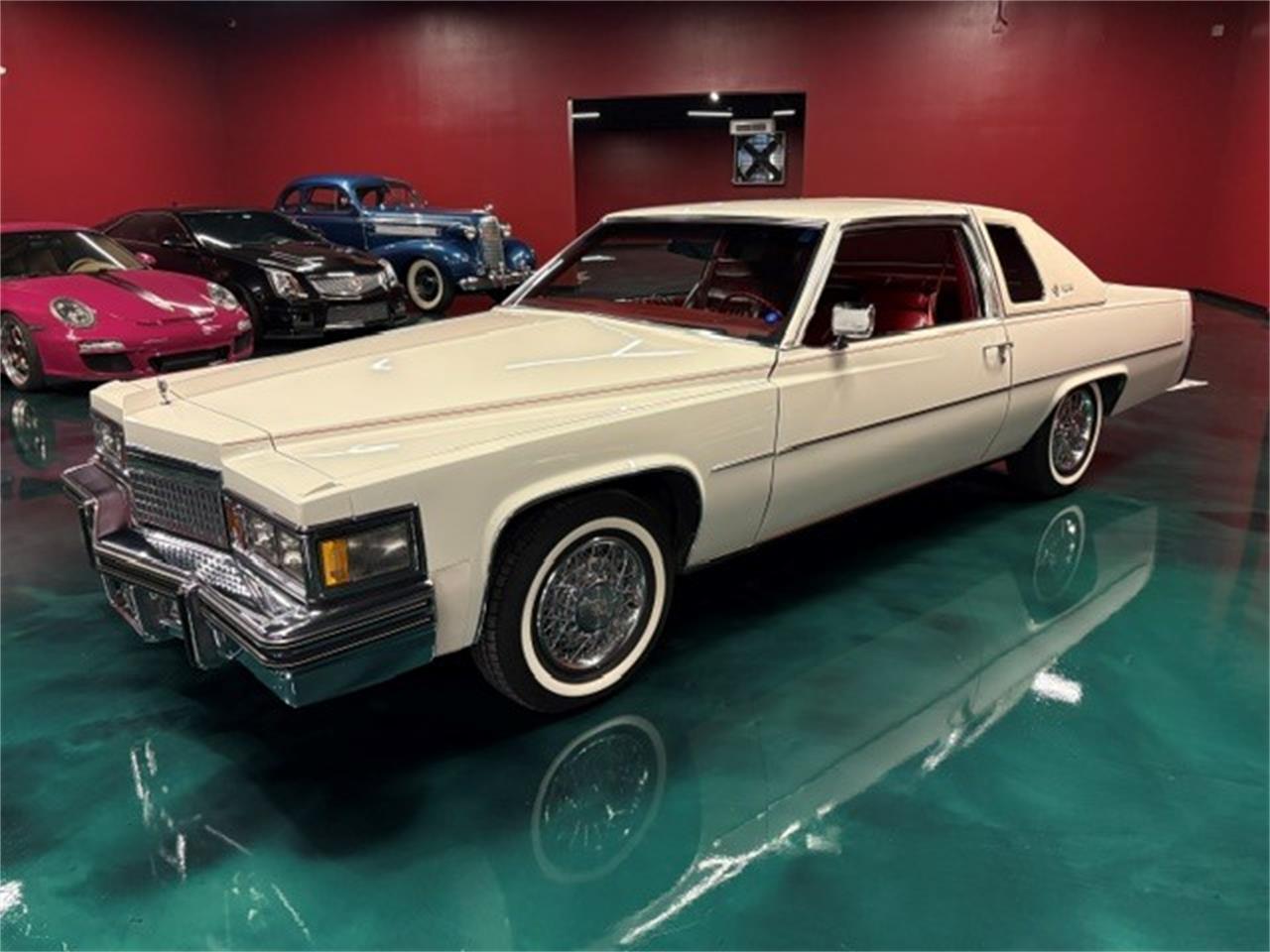 Cadillac-2-dr-coupe-1979-White-Red